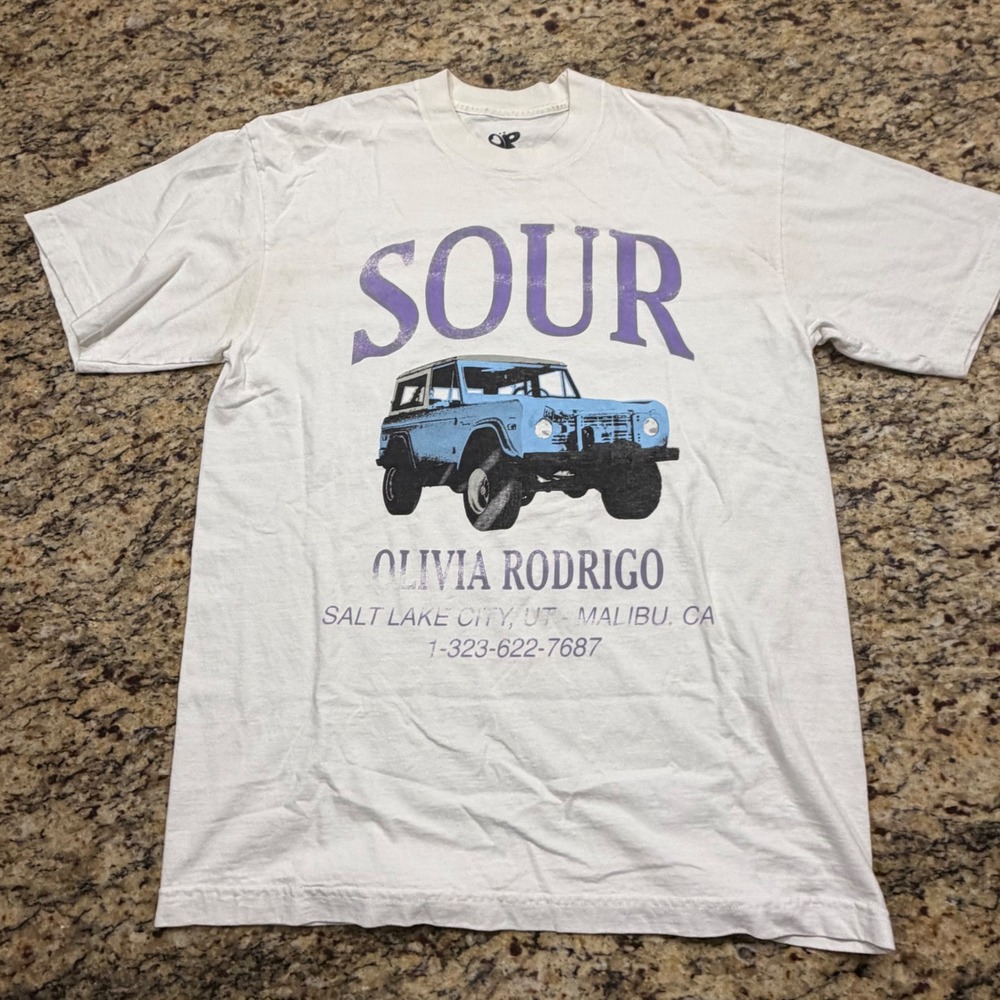 Olivia Rodrigo Sour Tour T-Shirt White Graphic Tee Size Medium USA Made v